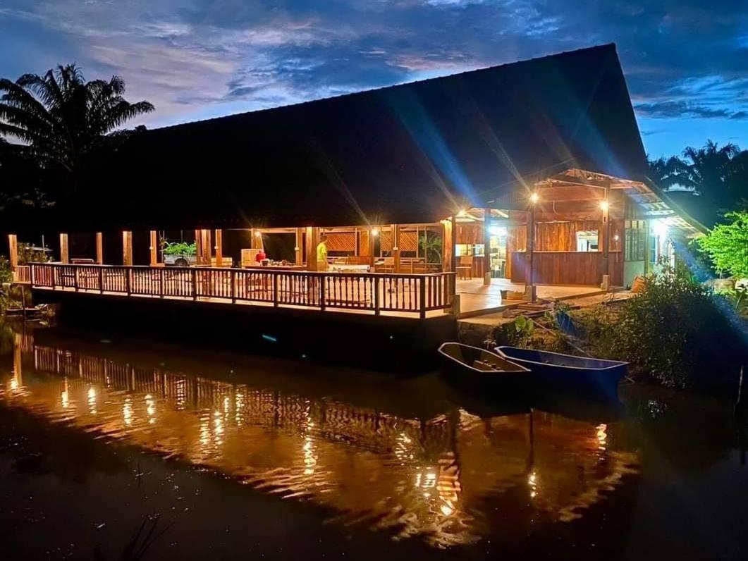ปารมีฟาร์มสเตย์ Takuapa Exterior photo